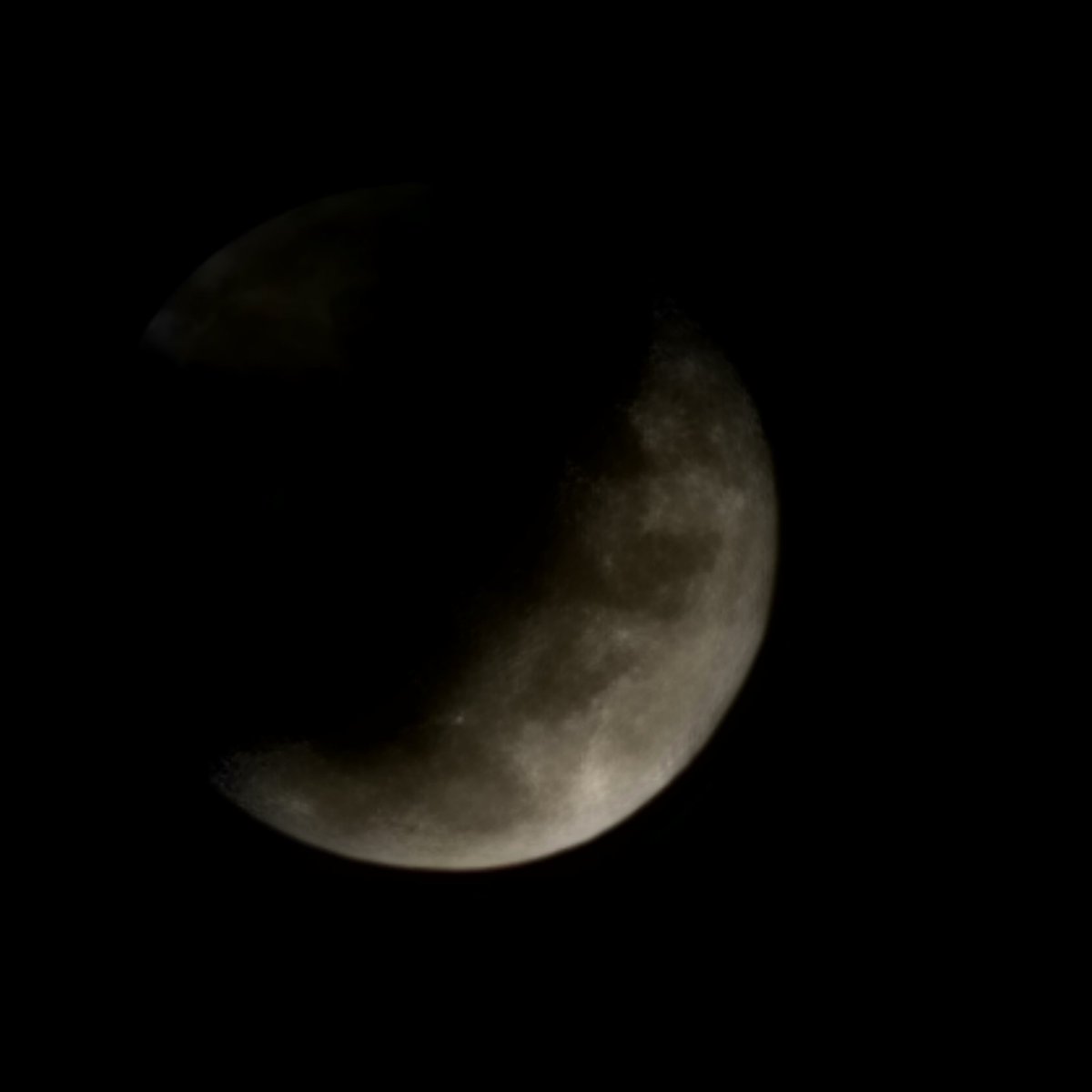 dava_nicole's tweet photo. I forgot this app existed for a minute..... here is a pic of the moon with a cloud in front of it https://t.co/hlEXAYZJtT