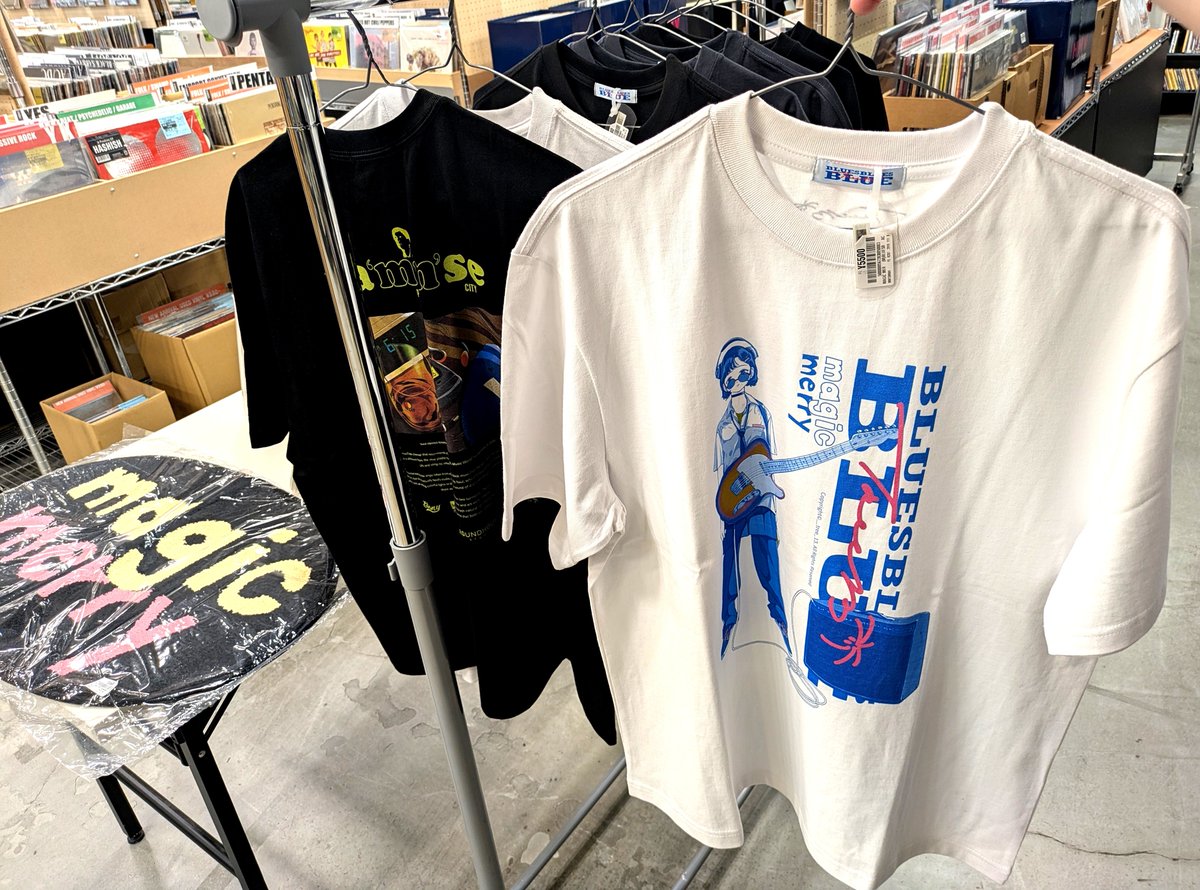 🎨イラストレーター『tree13(ナム13)』のグッズ📣発売中🔥

韓国のアーティスト『Naul(ナオル)』が運営している
Youtubeチャンネル『NAMMSE』とのコラボアイテムも少量入荷！

🔽HMV record shop渋谷＋WEBにて販売中！
hmv.co.jp/search/adv_1/l…

#tree13 #NAMMSE #Naul #ナオル