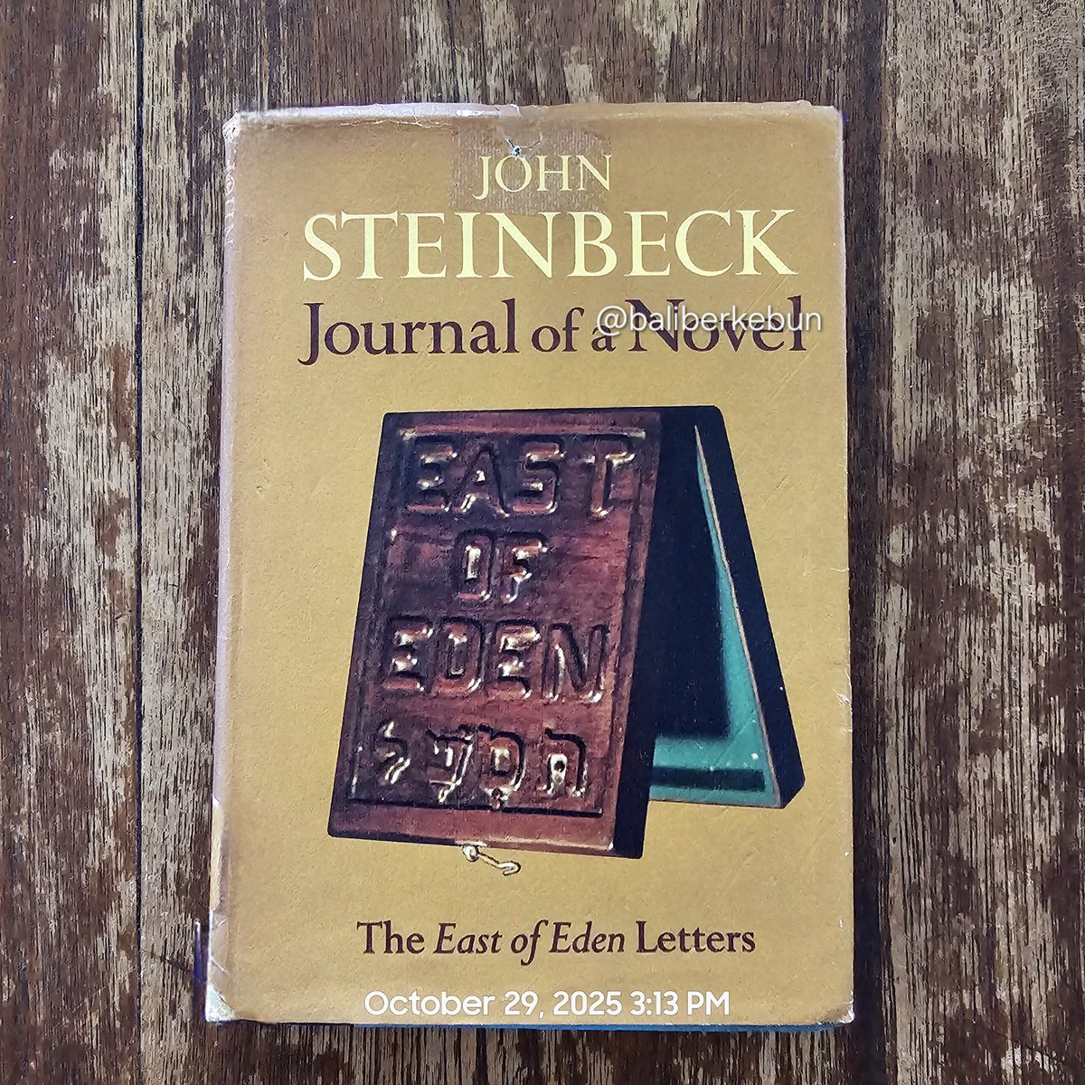 unsolved_riddle's tweet image. time to tear through that pile 📚