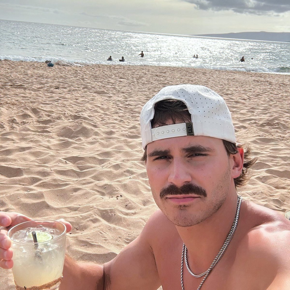 AnObservantEgo's tweet image. ⠀

⠀ ⠀maui for a quick trip ✈️