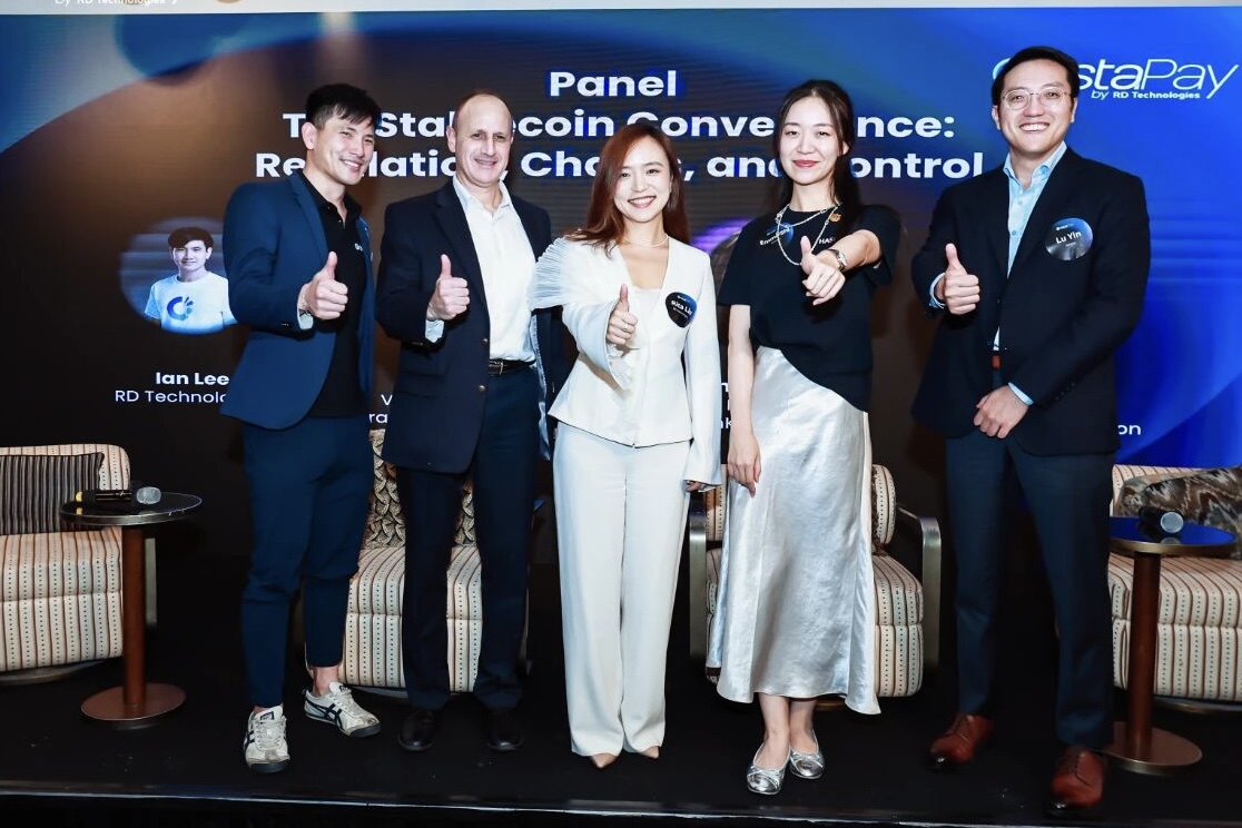📍We were invited to the RoundCoin event, where Circle also joined the discussion.
Stablecoins are the foundation of real-world assets (RWA).
They bring price stability, on/off-ramp liquidity, and settlement certainty —
the core rails that make RWA circulation possible.
From