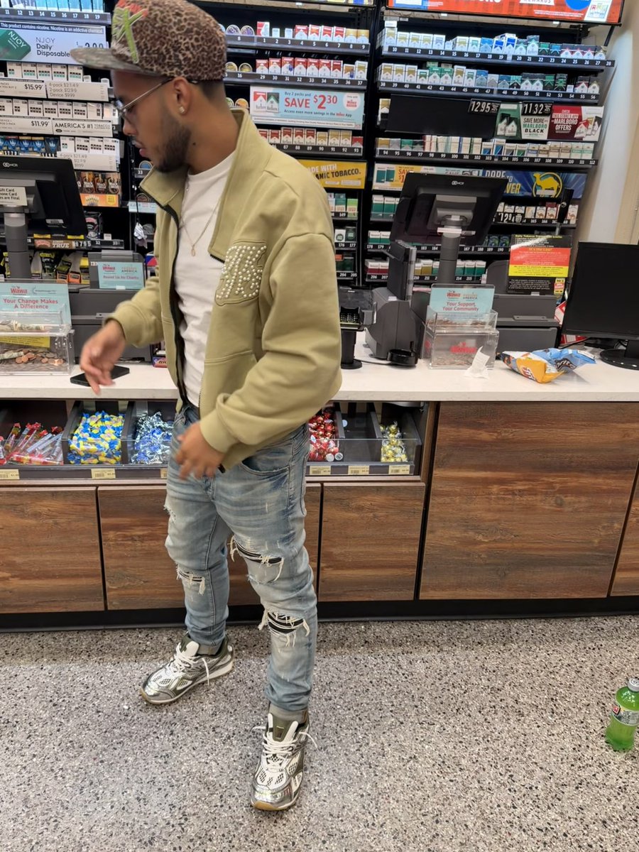 1primeee's tweet image. Why Would I Pay 4 SEX