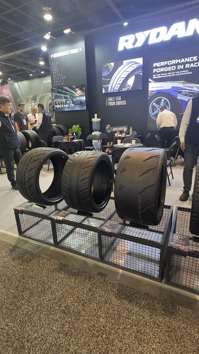 SEMAでシバタイヤ見てきました！
カートタイヤの開発のお話し聞けて良かったです🙏
数十時間ぶりに日本語が聞けてちょっと安心しました笑