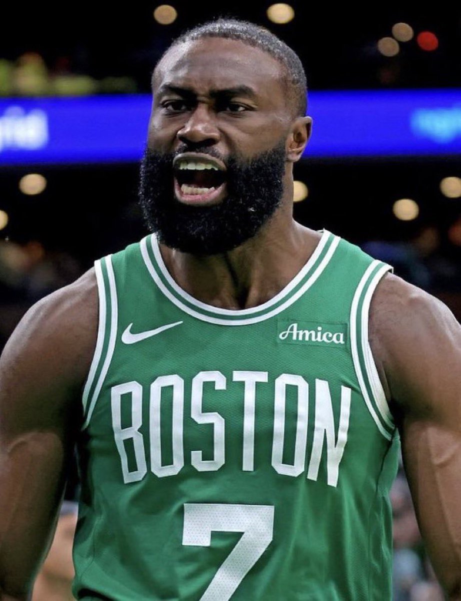 TheHoopCentral's tweet image. Jaylen Brown tonight:

35 Points
5 Rebounds 
5 Assists 
13/21 FGM
26 Minutes