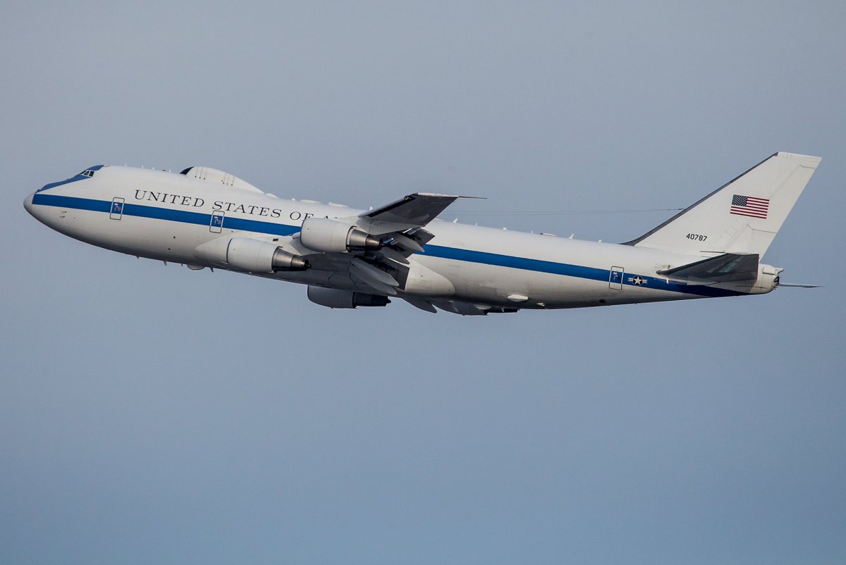 BondsSam's tweet photo. 2025.10.29 横田基地
USAF  E-4B  74-0787
あまりに近くで溢れたので、慌ててサブ機のズームレンズにシフトした、アメリカ合衆国ヘグセス国防長官が乗ったE-4Bの離陸でした。
#横田基地 #RJTY 
#USAIRFORCE #E4B 
#アメリカ合衆国国防長官来日 
#ヘグセス米戦争長官来日 https://t.co/d20mkIEnaE