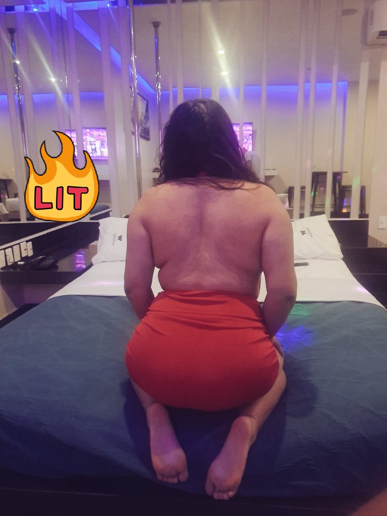 Y si me hablan estoy aburrida.... 

8131092613