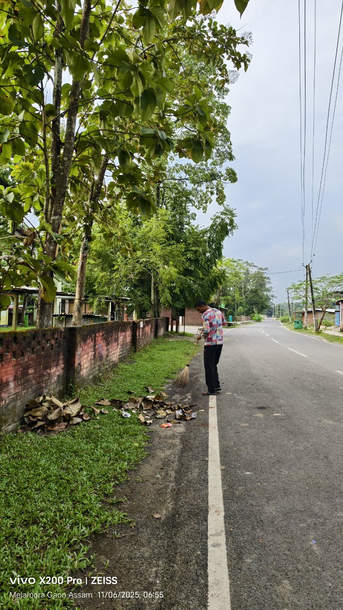 bitupon88900972's tweet photo. Good Morning 
#destinationkhumtai #cleankhumtai #cleanmelamora #SwachhaaHiSeva #plogging #avoidplastic #SwachhBharat @Mrinal_MLA @himantabiswa @CMOfficeAssam @narendramodi @PMOIndia @NANDANPRATIM @Pijush_hazarika @PmargheritaBJP @KamakhyaTasa @manabdeka @borgohainSBG https://t.co/LbTBA7bfEl