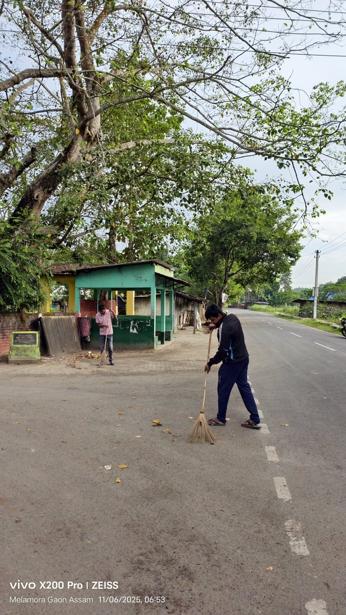 bitupon88900972's tweet photo. Good Morning 
#destinationkhumtai #cleankhumtai #cleanmelamora #SwachhaaHiSeva #plogging #avoidplastic #SwachhBharat @Mrinal_MLA @himantabiswa @CMOfficeAssam @narendramodi @PMOIndia @NANDANPRATIM @Pijush_hazarika @PmargheritaBJP @KamakhyaTasa @manabdeka @borgohainSBG https://t.co/LbTBA7bfEl