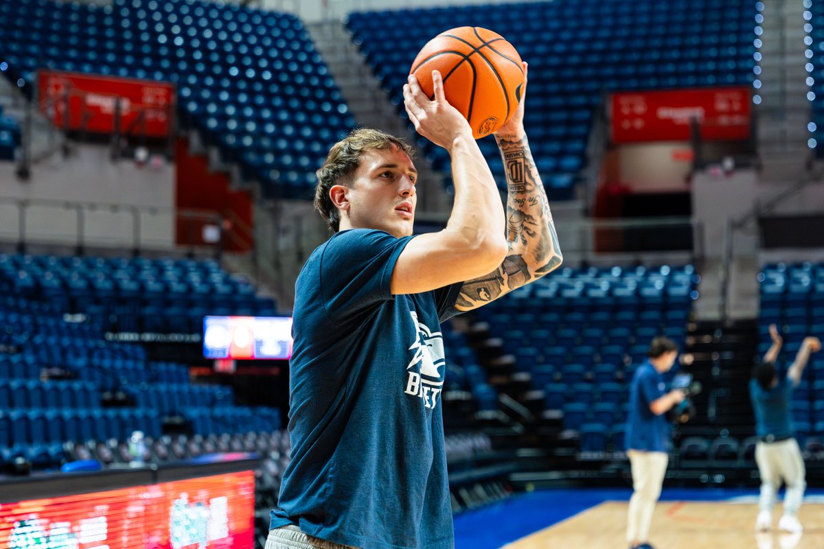 Ospreys on site. 

#SWOOP