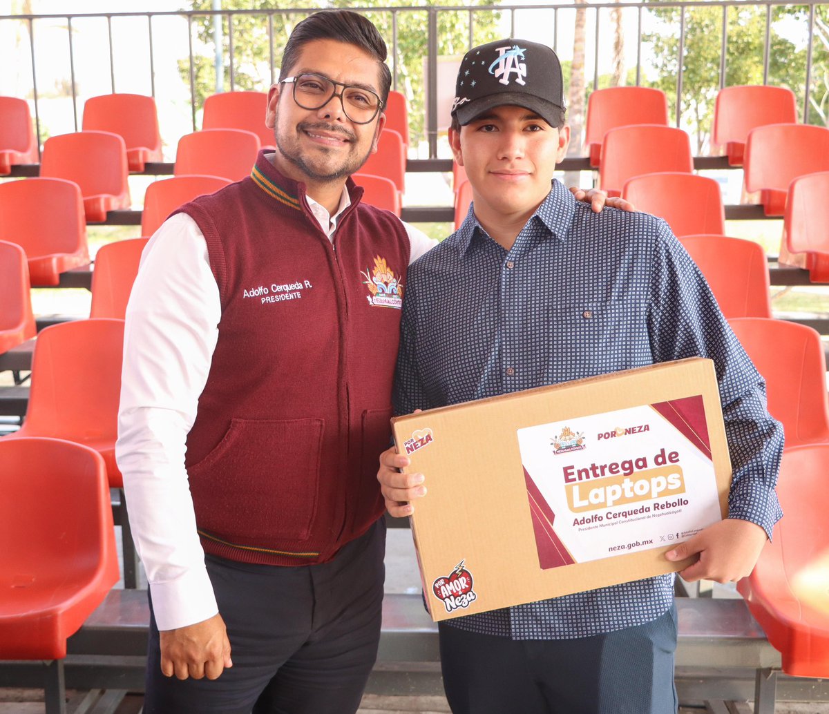 Adolfo_Cerqueda's tweet image. En Neza reconocemos el esfuerzo de nuestras y nuestros jóvenes 🙌🏽

Sabemos que tenemos grandes talentos. Es por eso que entregamos #laptops 💻 a las y los estudiantes más destacados del curso de regularización para ingreso a nivel medio superior, para que tengan las herramientas