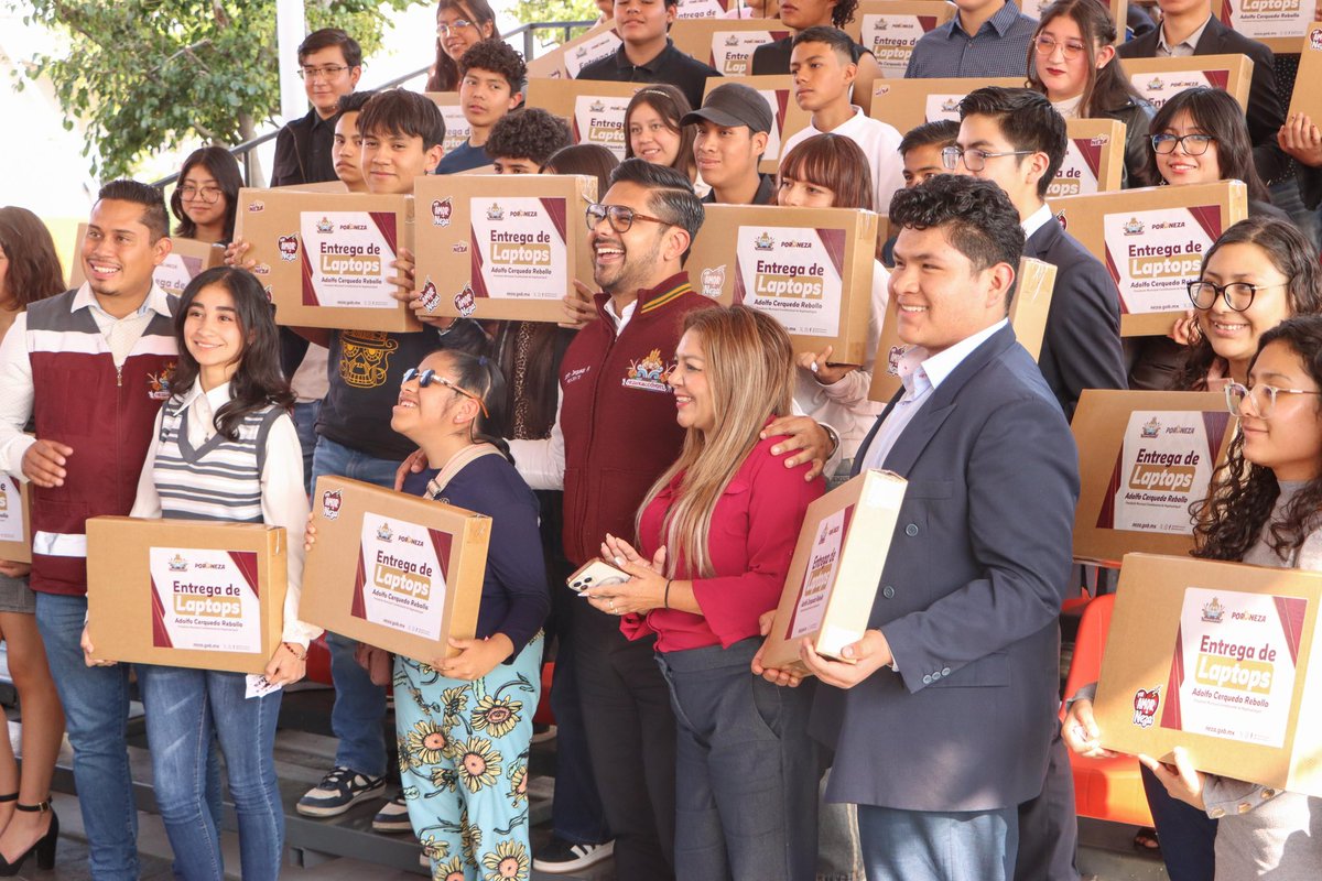 Adolfo_Cerqueda's tweet image. En Neza reconocemos el esfuerzo de nuestras y nuestros jóvenes 🙌🏽

Sabemos que tenemos grandes talentos. Es por eso que entregamos #laptops 💻 a las y los estudiantes más destacados del curso de regularización para ingreso a nivel medio superior, para que tengan las herramientas
