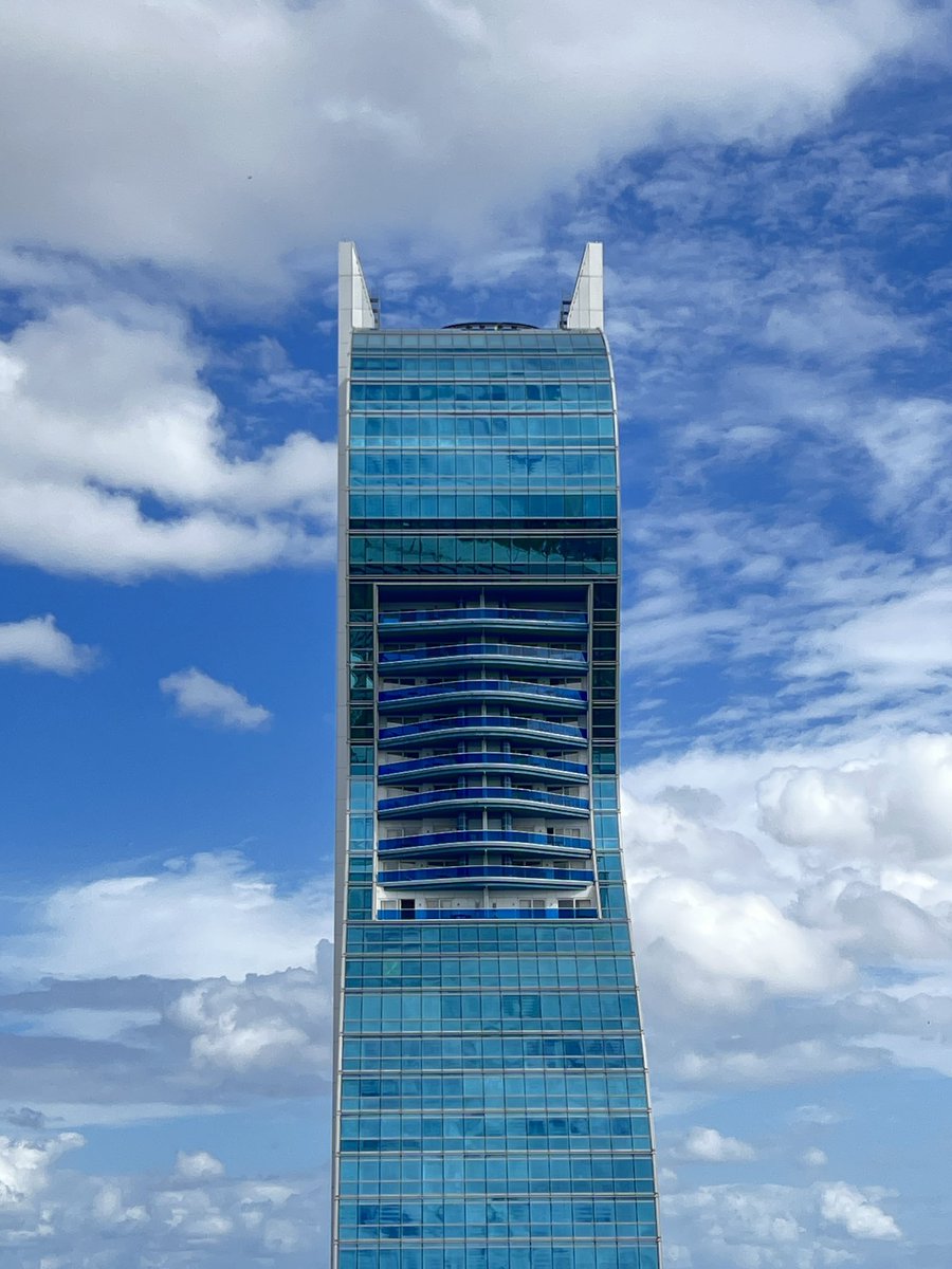 zonetect's tweet photo. Had to capture this iconic @HardRockHolly while at the @Futurist_conf. The shape of that guitar is pure classic design. Loopster couldn’t resist joining in on the fun.

Building Art.
Architectural Photography.

https://t.co/Dm1GxN1qs1

#Zonetect #Architecture #DesignCulture #FuturistConference #HardRock #BuildingArt #Photography
