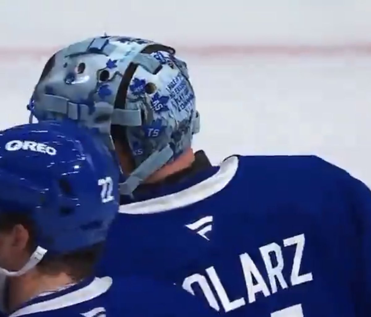 boots🍁 tweet media