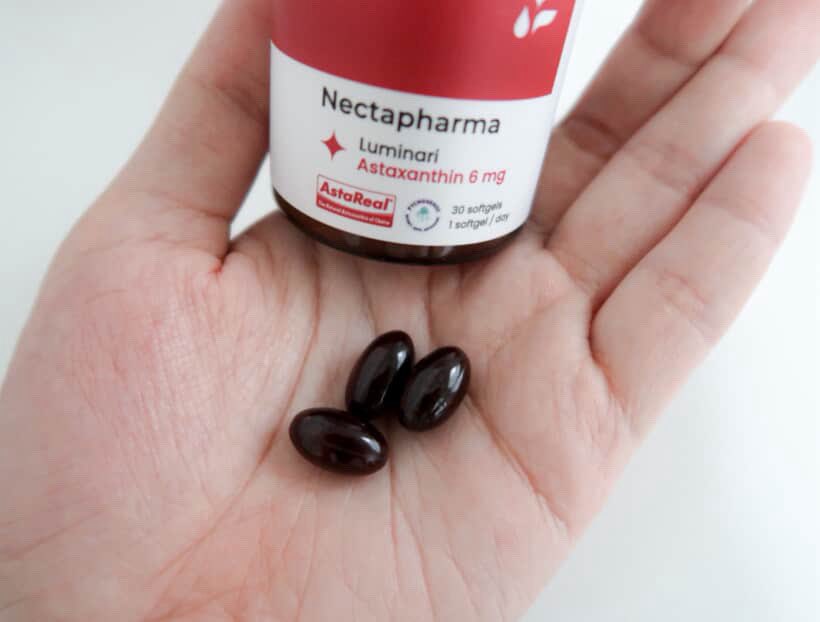 jellllnrr's tweet photo. แอบกิน Nectapharma Luminari Astaxanthin มาสักระยะนึงแล้ว มีแต่คนรอบข้างทักว่าผิวใสขึ้น ตัวนี้มี Astaxanthin 6 mg + Pycnogenol + CoQ10 ครบสูตรต้านอนุมูลอิสระ ผิวดูแข็งแรง ไม่โทรมง่าย แดดแรงแค่ไหนก็ไม่คล้ำไวเหมือนก่อน ของดีไม่อวยแต่บอกต่อจริง https://t.co/oeRl1onaBN