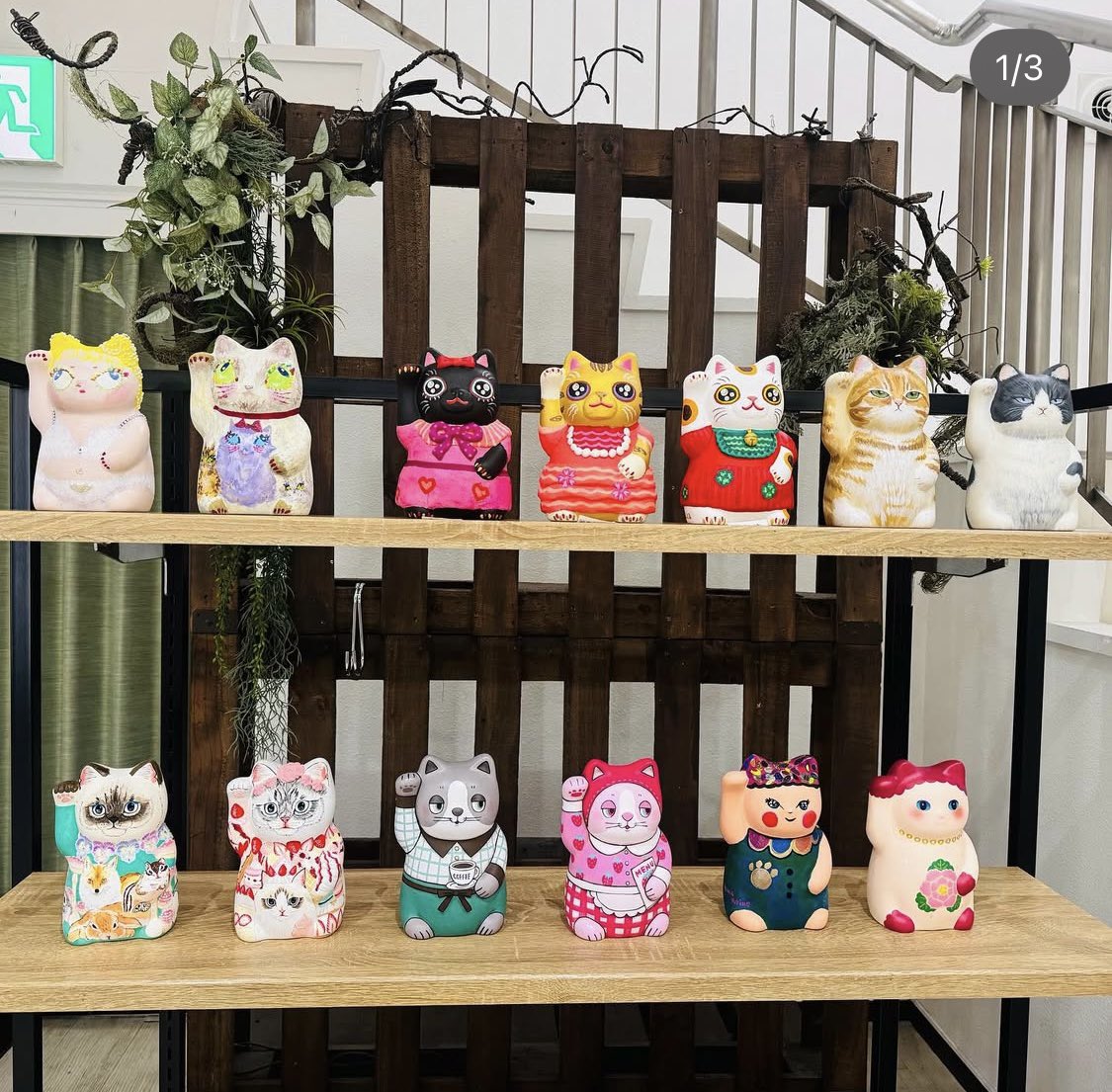 hanakikaneda's tweet photo. ただいま馬喰町MONOTIAMさまで招き猫展を開催中です。
今回2体の大きめ招き猫を出品しました。
11/10ごろから通販も始まる予定です。 https://t.co/oTXjlJBaHP