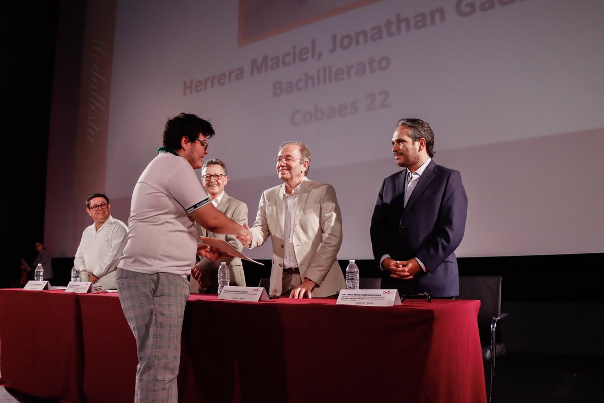 La tecnología amplifica el talento y despierta mentes brillantes. 

¡Felicidades a nuestro alumno Jonathan Herrera, quien ganó la  medalla de bronce en la Olimpiada Sinaloense de Informática!