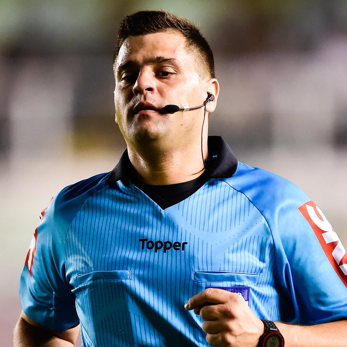 🚨🗣️ Rogério Ceni: "Eu só me pergunto: esse cara do VAR (Rafael Traci), que viu o pisão que rasgou o meião na altura da canela do Michel, vai para casa e vai acontecer o quê com ele? Nós perdemos o jogo, temos que vir aqui responder. O que vai ser feito com ele?"

O VAR não teve