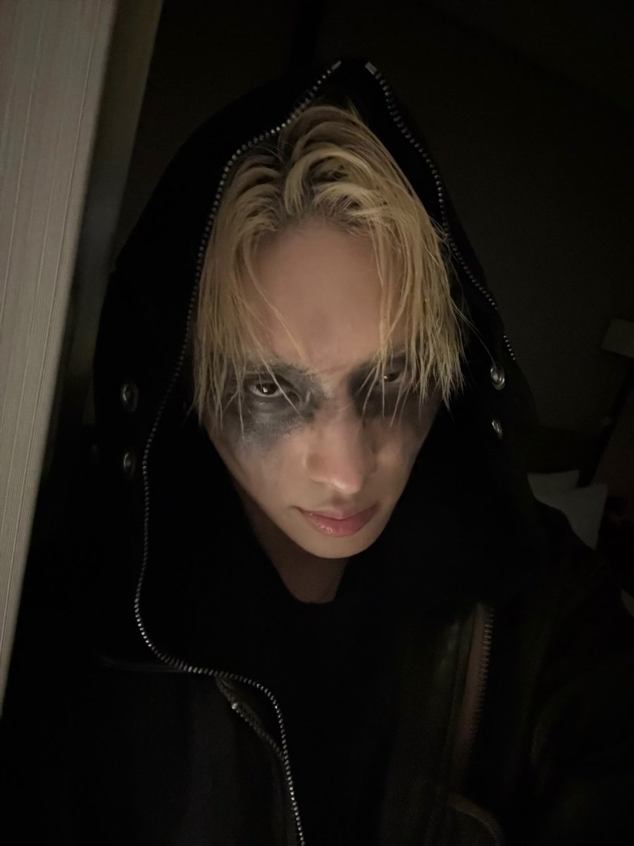 acervkeeho's tweet photo. aquele amigo do dark romance https://t.co/wjhxhVNWNO