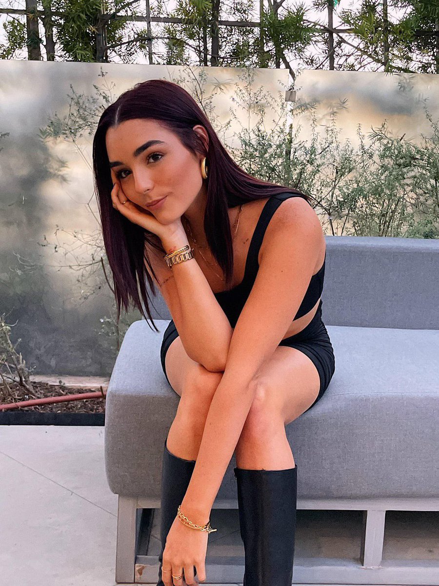 time_bully's tweet image. If you needed the money then why did you message me?~

You know that just a conversation is dangerous for your bank account~

There's no backing out now~

You're going to be addicted to wasting all of your time and money with me~

So get sending~