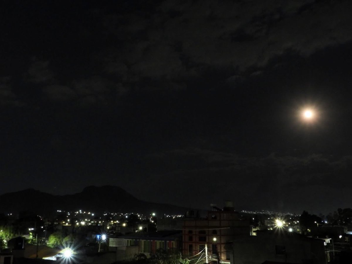 cdmxof's tweet image. 🌑✨Luna llena desde algún lugar en #Tláhuac, #CDMX, 5 de noviembre de 2025.