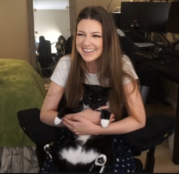 Meemo was annoying his sister so I put him in air jail, and he wasn't impressed 😂