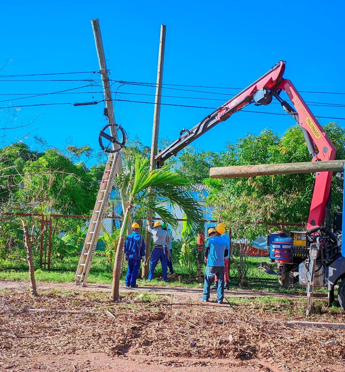 comunicacionltu's tweet image. Guantánamo los recibe, como a cada una de las Brigadas de @ETECSA_Cuba del occidente y  centro del país, que extienden la mano solidaria al oriente azotado por el Huracán #Melissa. Se descansa poco, avanza la recuperación.
@ETECSA_Cuba
@NelsonFR71
@YelinReyes
@adonis_silvera