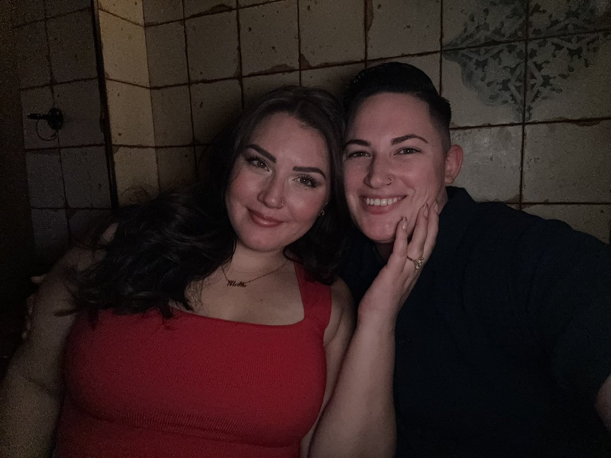 Bigbeth13's tweet photo. 5 years together 💜 Francesca gifted me my engagement watch today. Daydreamers you have to look at the engraving 😭🥰 I love you, Francesca!!! 😘 https://t.co/vH0aazVugT