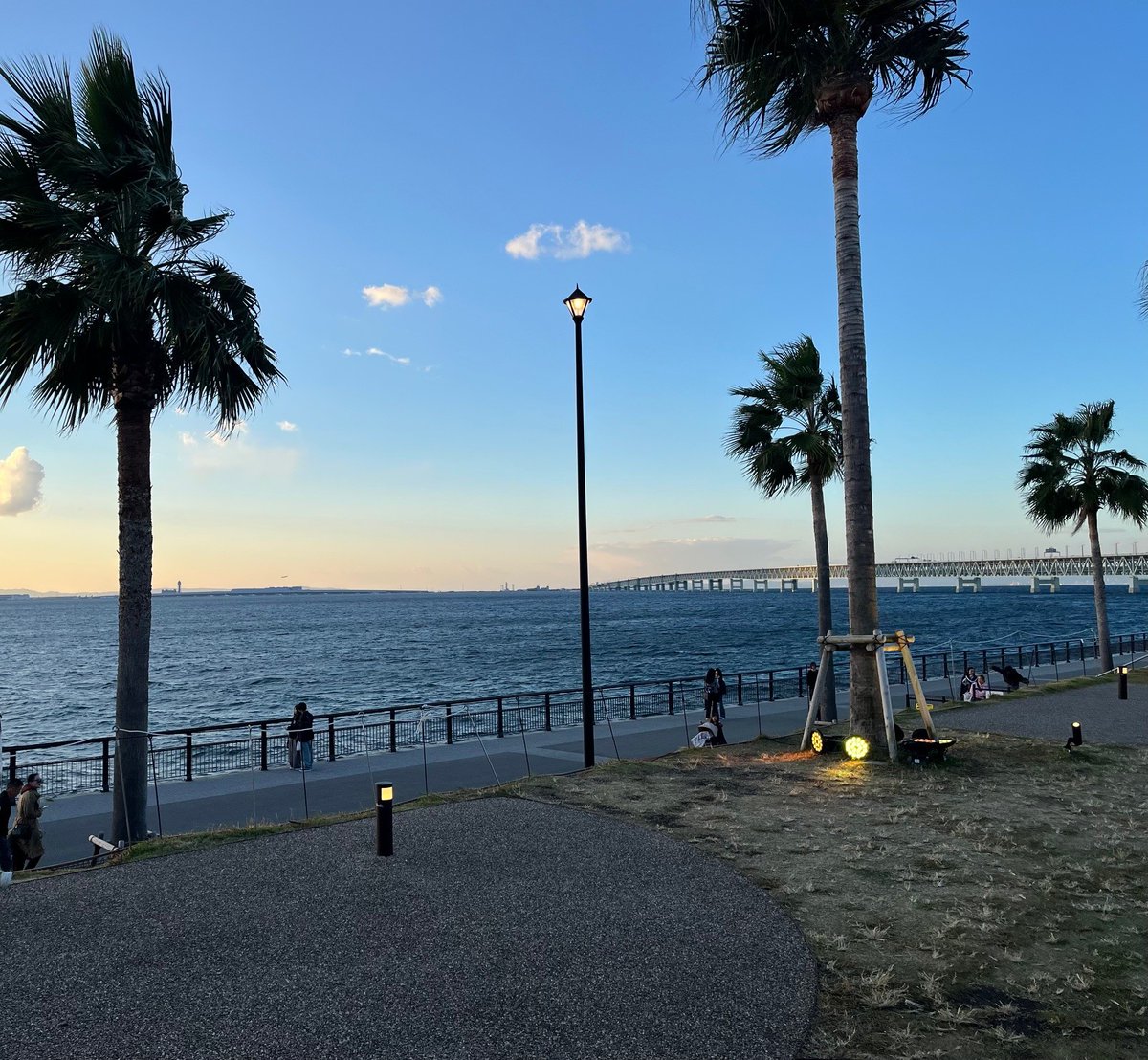 久しぶりにりんくうアウトレットパークに行きました。ふと外を見ると、海が綺麗で空が広い。普段都会で過ごす事が多いので、癒されます。

#pukkunmaru #阪大放射線科 #アウトレット爆買い