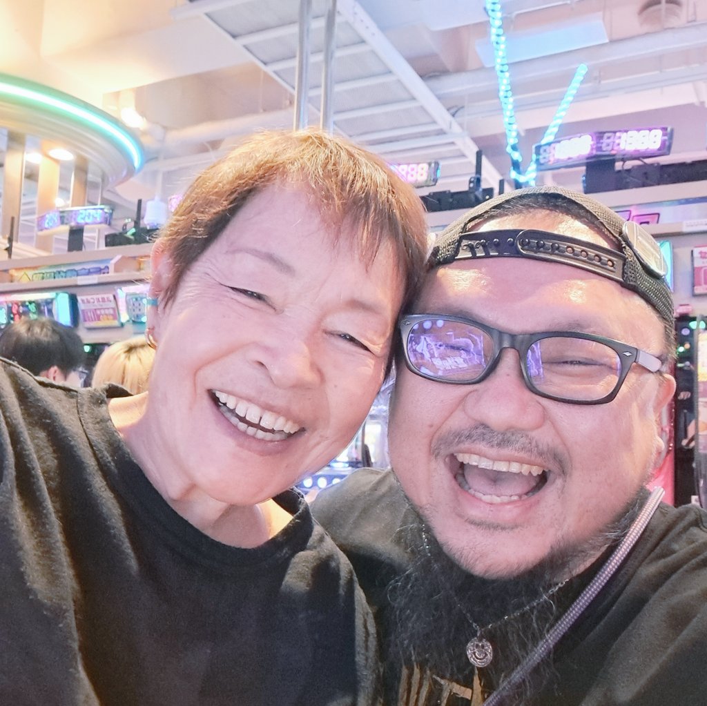 赤子の頃からお世話してもらってた美容師のおばちゃんが打ちに来て