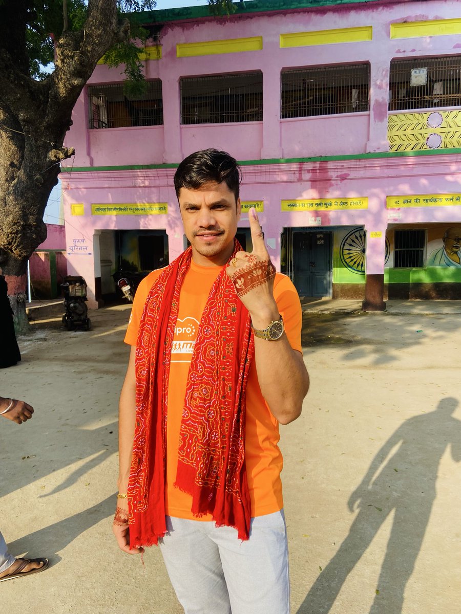 I avail my right for the 1st time 🥳🥳

Changes begins with me #BiharElection2025 #BiharElections #BiharElection