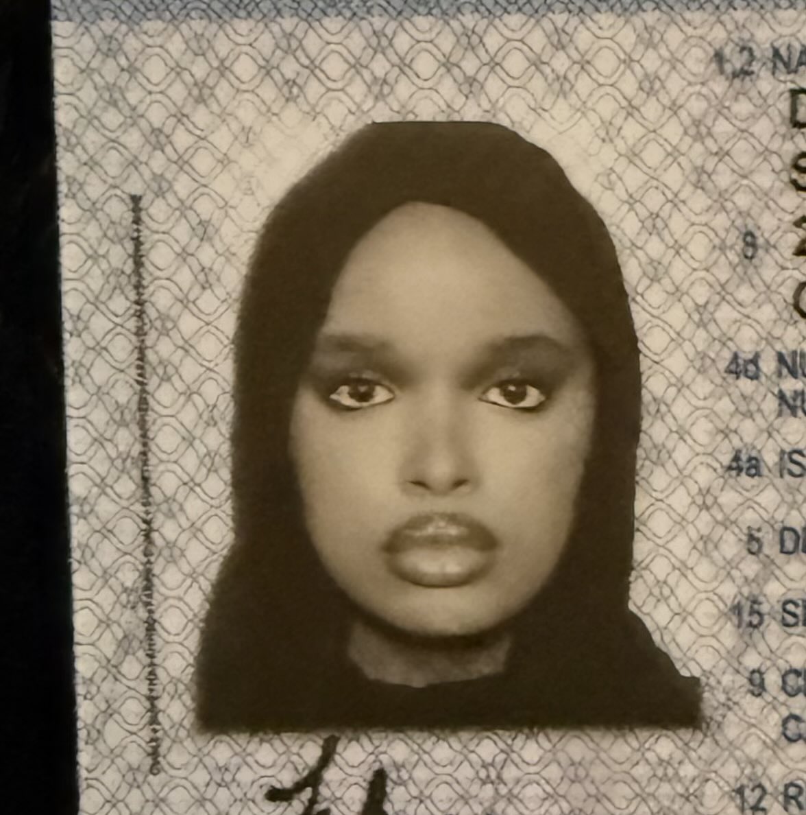 suhdua's tweet image. girl, whatever