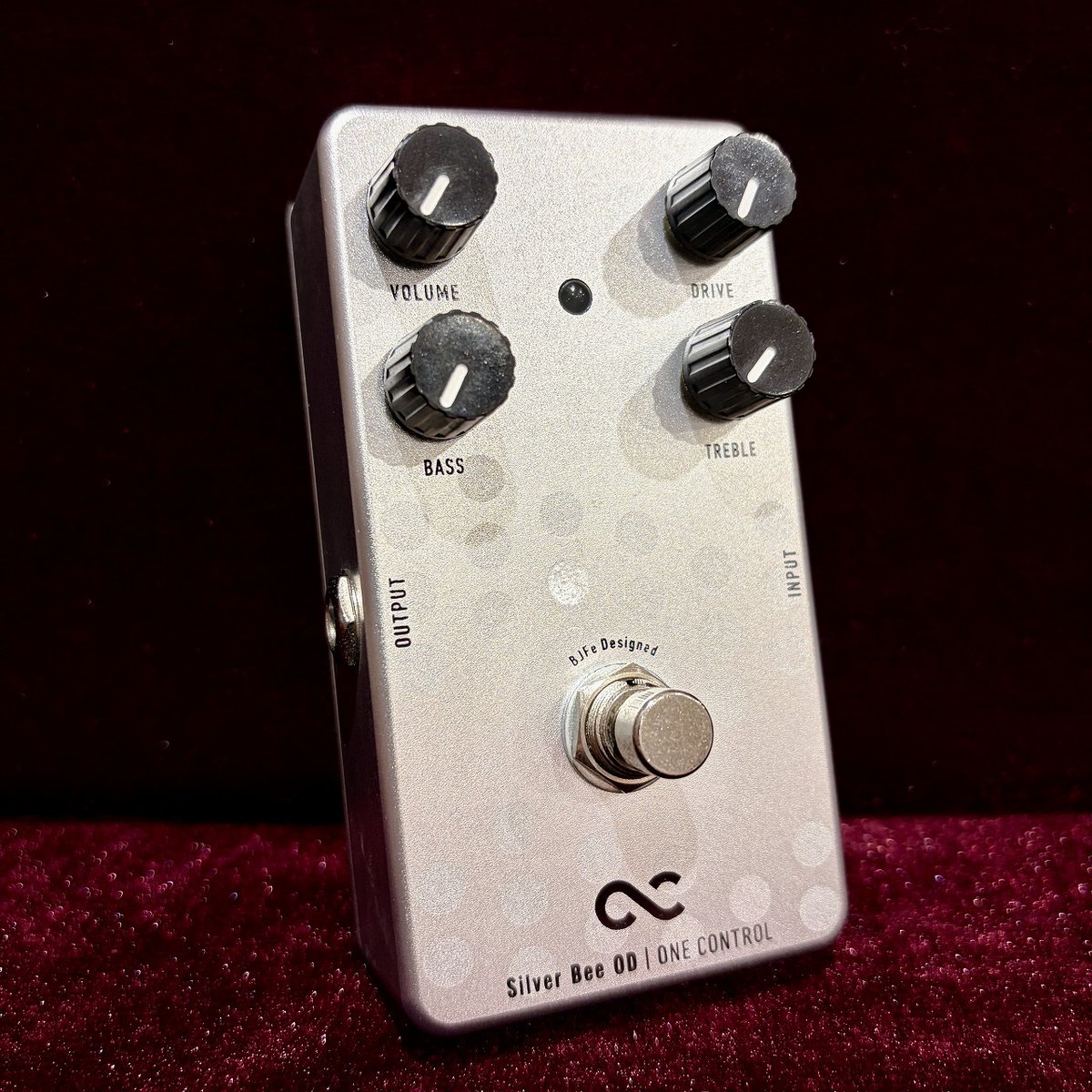 gakki_s_machida's tweet image. 🚨【超目玉値下げ！】🚨 あの定番エフェクター✨

ONE CONTROL Silver Bee ODがなんと¥9,980にお値下げ！😱

Fender系サウンドがこの価格！早い者勝ちです！

👇いますぐチェック！ digimart.net/cat13/shop5450…

#エフェクター #OneControl #特価