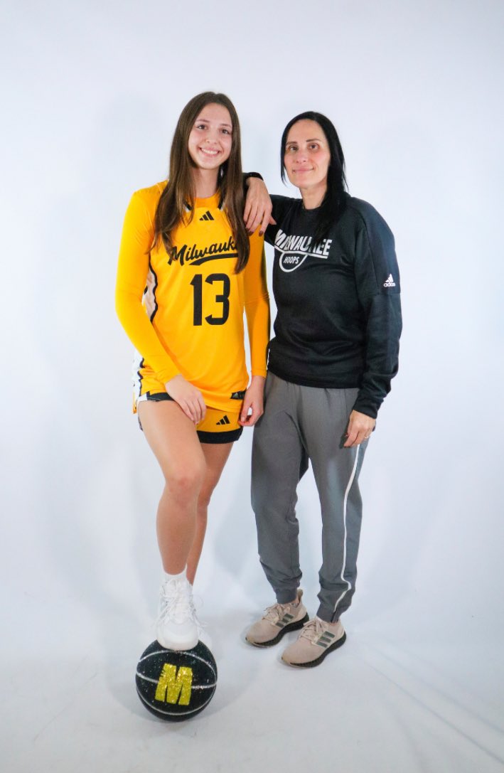 GwennElliott28's tweet image. I had a great time on my unofficial visit to UWM. Thank you to the amazing  coaching staff for showing me around campus. I can’t wait to get this season started! 🏀
#unofficial