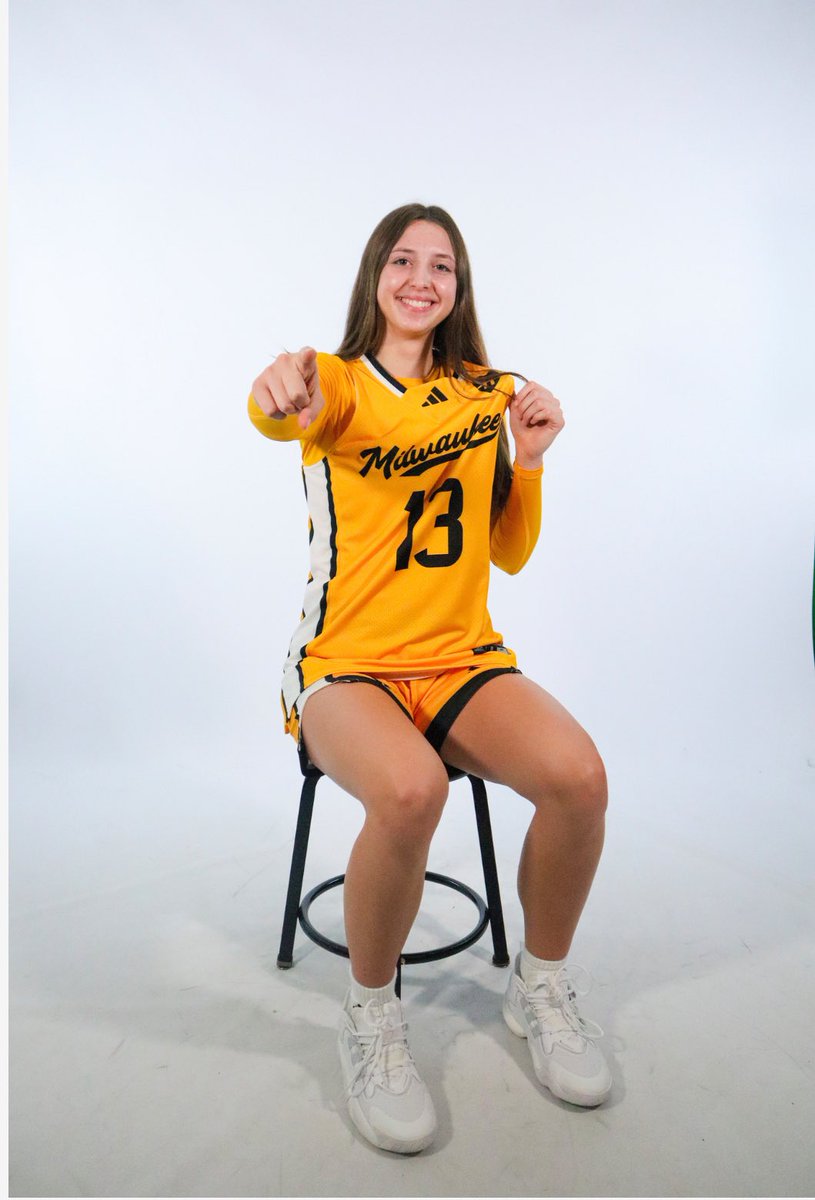 GwennElliott28's tweet image. I had a great time on my unofficial visit to UWM. Thank you to the amazing  coaching staff for showing me around campus. I can’t wait to get this season started! 🏀
#unofficial