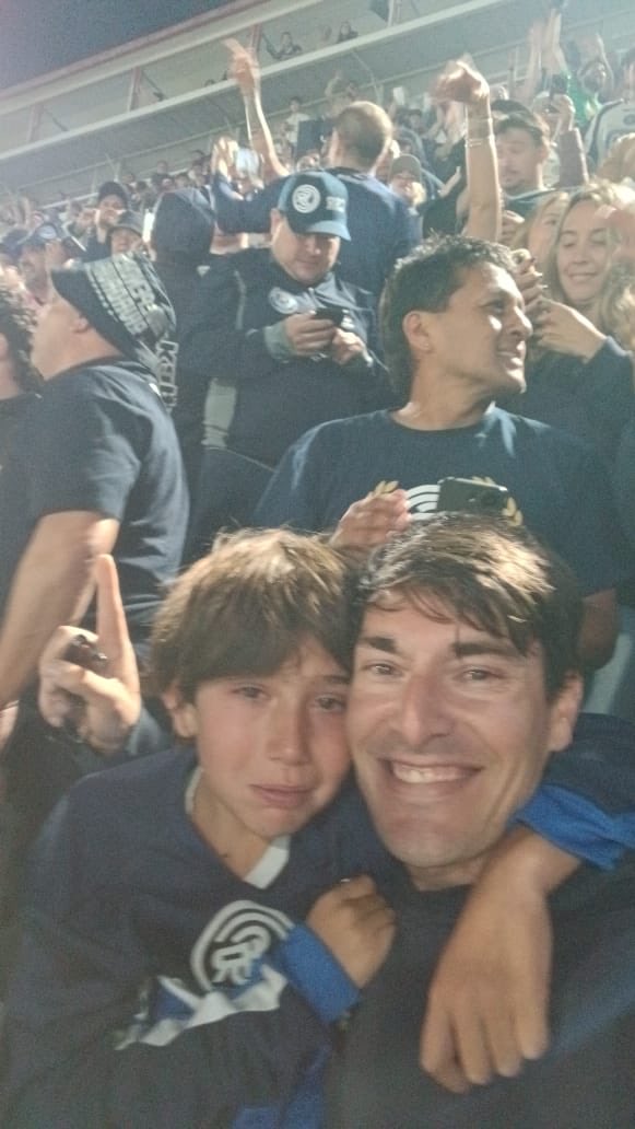 Las lágrimas de felicidad de Felipe no tienen precio!
Gracias Lepra por esta alegría inmensa e inigualable!💙💙💙💙💙