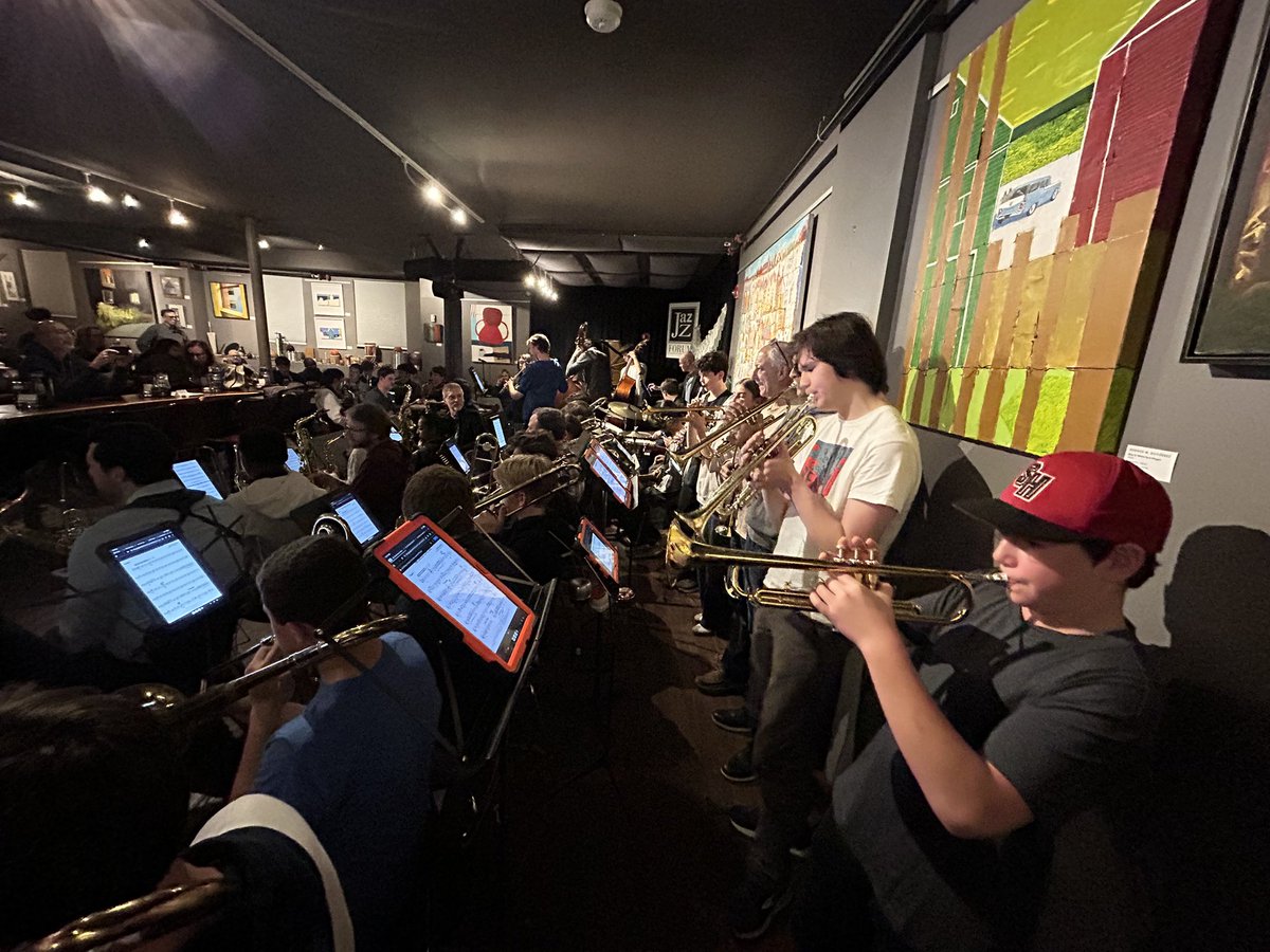 Emily Kluga tweet media