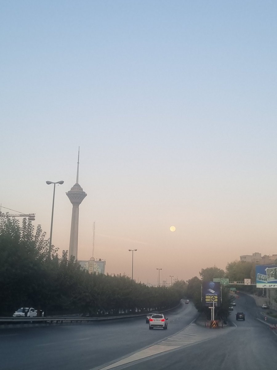 sohrabr's tweet photo. من اون ماه و دادم به تو یادگاری۵ 🚬 https://t.co/lFjCNKcN3O