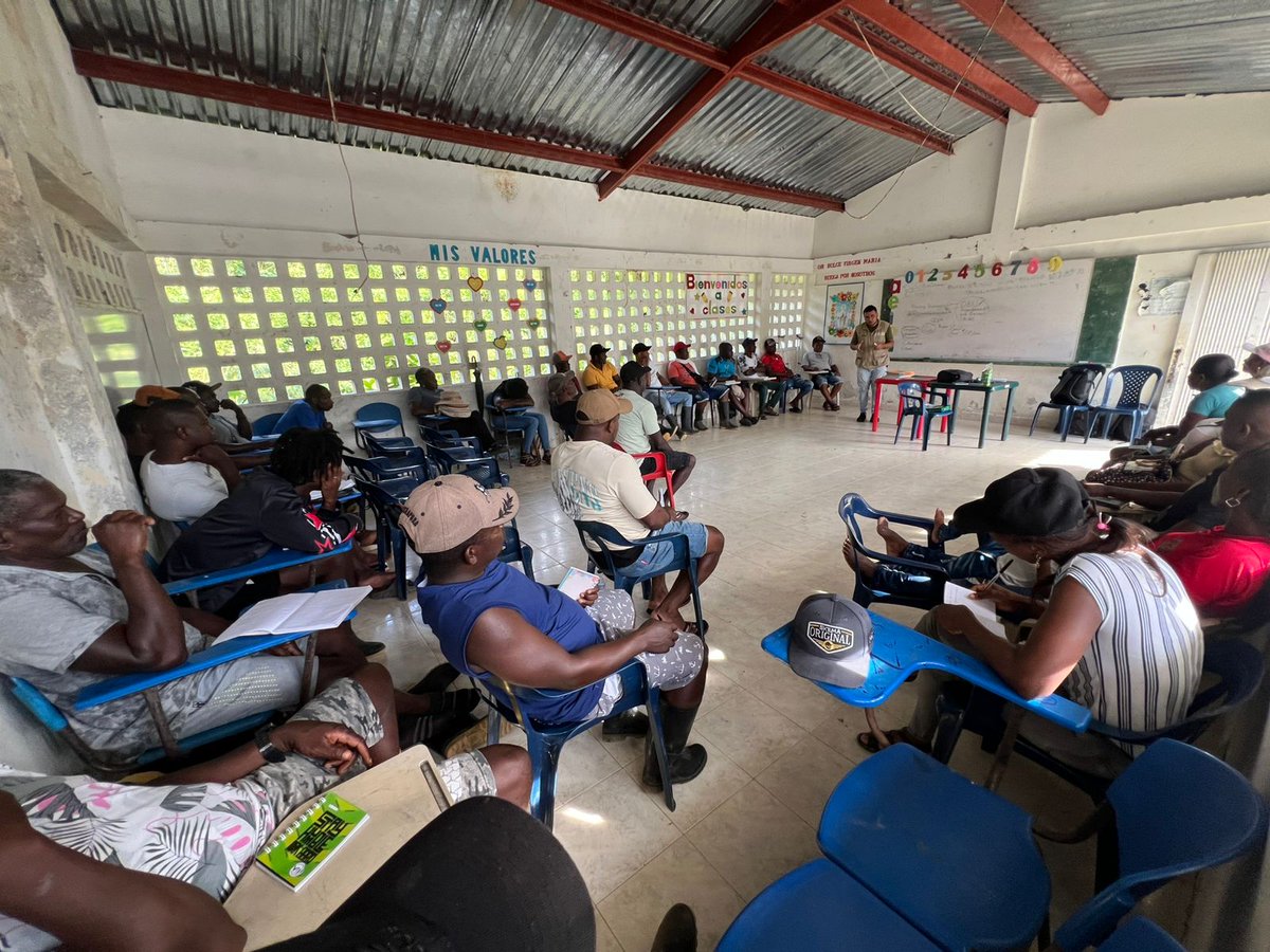 Taller de formación || 30 y 31 octubre 2025 || San Vicente - Guapi - Cauca.

En el desarrollo del fortalecimiento de coordinación con el movimiento étnico y social del Pacífico - MESPA, la <a href="/Reddhfic/">Red DDHH FIC</a> lideró jornada de capacitación en defensa de DDHH, denuncias y rutas atención