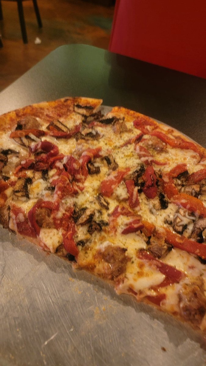 Daisybloom2550's tweet image. Thin crust thick satisfaction  #FoodPorn #PizzaPerfection
