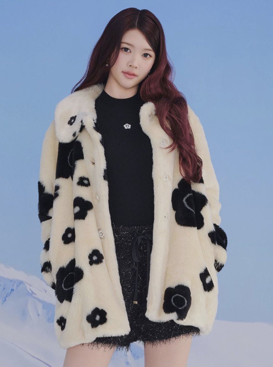 ROHANAGLOBAL's tweet image. [PHOTO] 251106 #A_NA for LILY BROWN × MARY QUANT