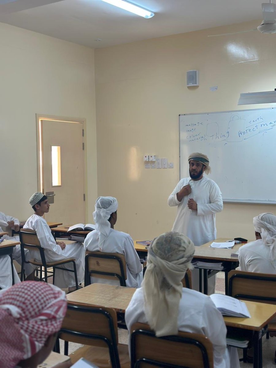 من البرامج الارشاديه التي يقوم بها الاخصائي الاجتماعي محمد سعيد الوهيبي تنفيذ حصص إرشادية للطلبة على مستوى الفصول في مختلف الموضوعات ومن هذه الموضوعات أهمية المحافظة على الممتلكات العامة تم تنفيذه للصفين التاسع والعاشر.
#تعليمية_شمال_الشرقية