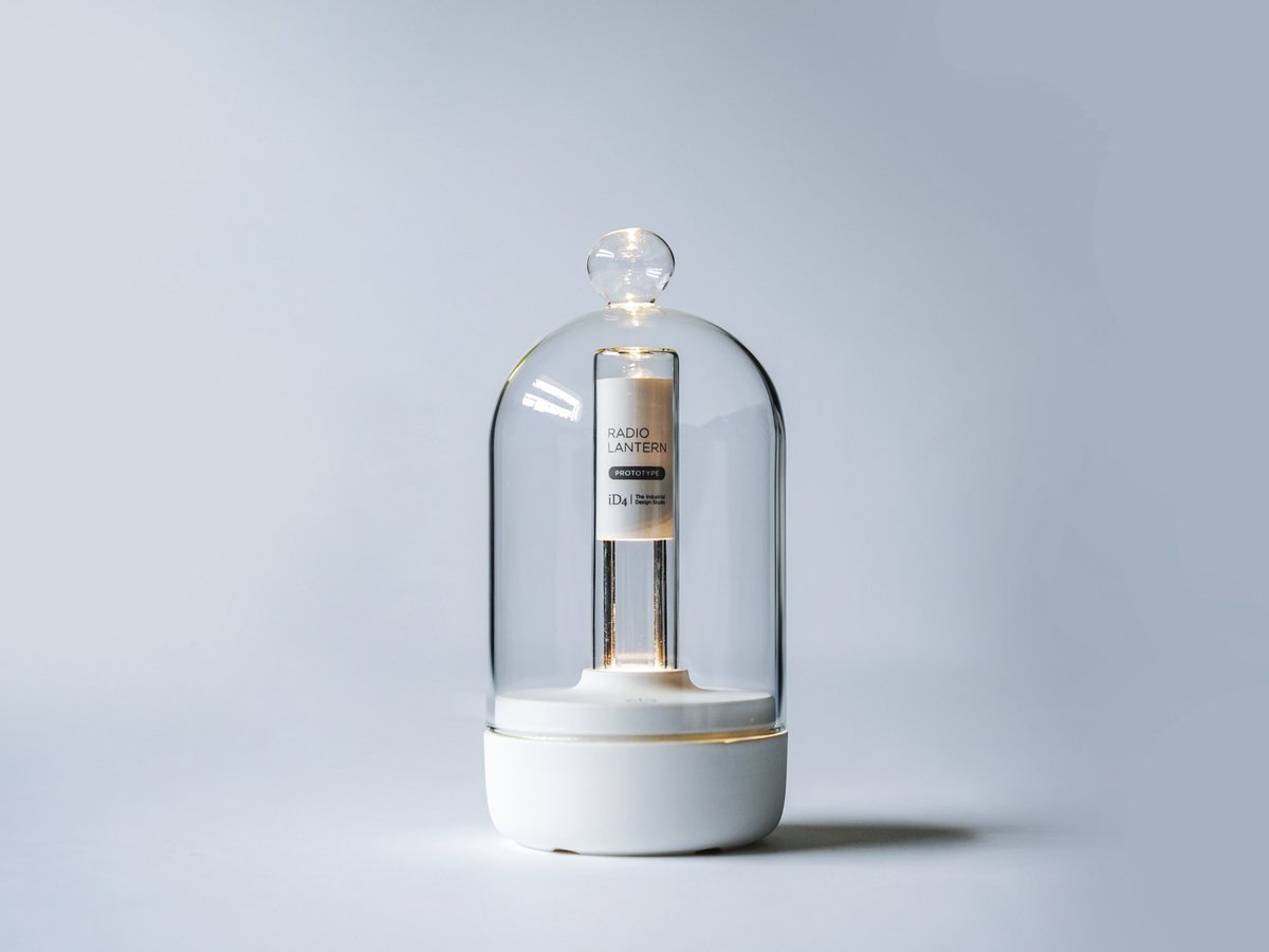 mitakanoon's tweet photo. UNLIMITED APPLIANCES #04 beta
RADIO LANTERN Prototype
人の声やラジオ、周囲の音に反応し灯りが揺らめくプロダクトの試作。仕組み検討のため手づくりした稼働するデザインモック。
alterのマーケットの趣旨に沿い、普段見せないモックを会期中販売します。
https://t.co/ushdRlJPKO
#altertokyo https://t.co/3PTTplHvyN