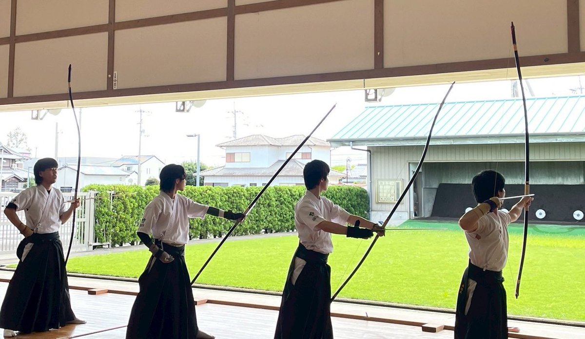 shikoku_kyudo's tweet photo. 【練習試合】
10/18にオンラインで国際武道大学さんと練習試合を行いました。

結果 リーグ形式 男女

男子(160射)
本学　111中 - 135中　国際武道大学

女子（80射）
本学　65中 - 61中　国際武道大学

王座決定戦に向けてさらに頑張っていきます！国際武道大学の皆さん大変ありがとうございました！ https://t.co/VTfGYRXqzR
