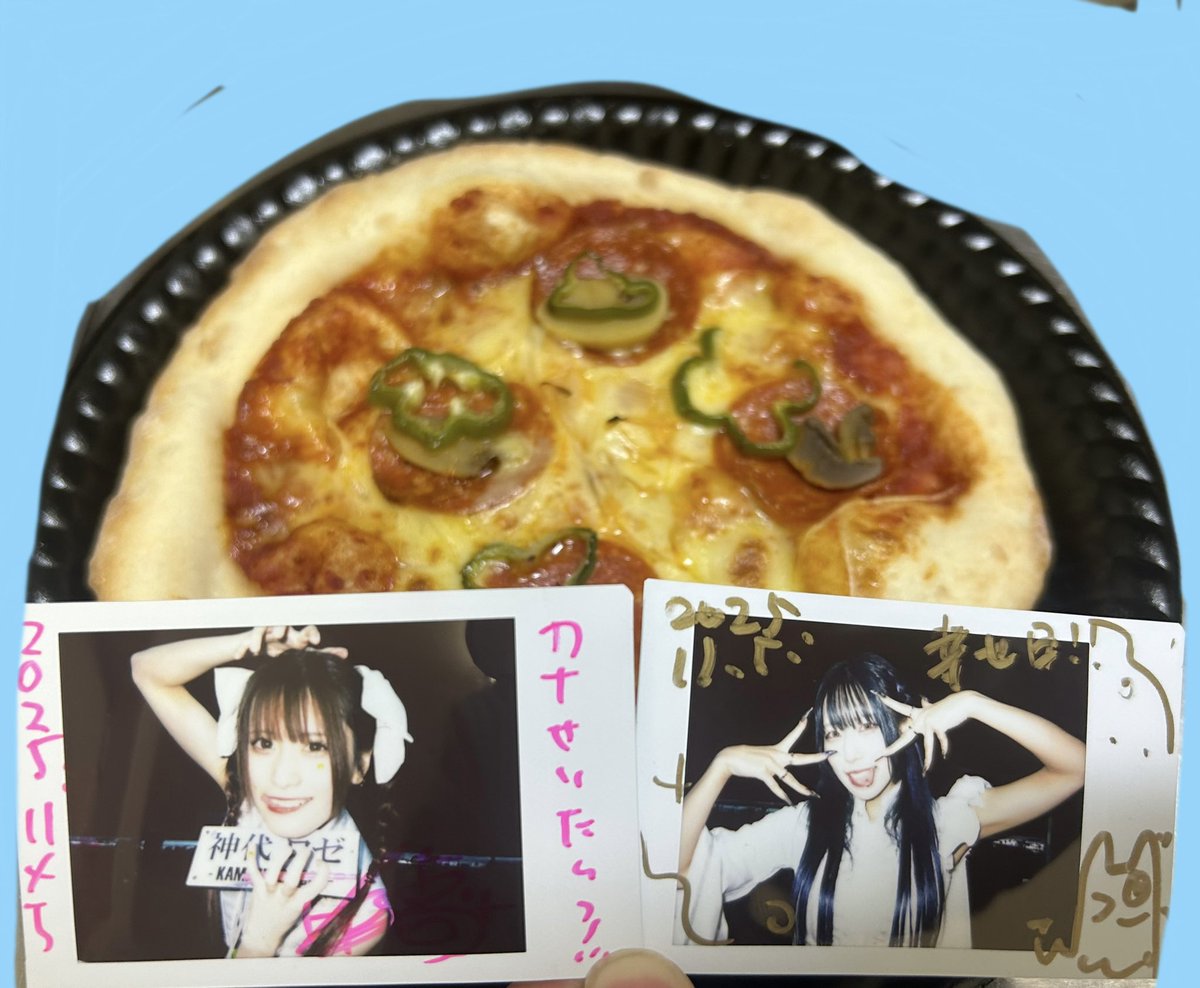 martin008_toshi's tweet photo. 1ヶ月ぶりのジエメイ浴びて元気100倍！！
開幕オートフィリアから熱くて Dig×3みんなで踊って あげてあげられ楽しかった！
ワナさんに直接おめでとう言えて良かった🍕👏😊  #AMNESIS 鬼リピしてます🎧
 #カミシロセカイ  #黎鮫機構 https://t.co/sH0SPX6bB6
