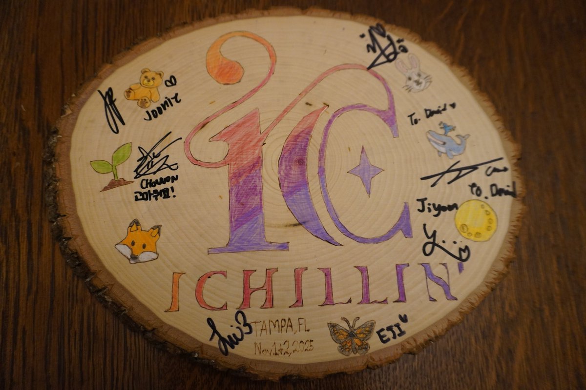 Ichillin' rocked Tampa this weekend! Had to share some of the art since someone asked #ICHILLIN #아이칠린 #YEJU #예주 #CHOWON #CHAERIN #EJI #JOONIE #JIYOON #JACKJACK (thinking of adding a Jackie wuz here - in heart) - thoughts?