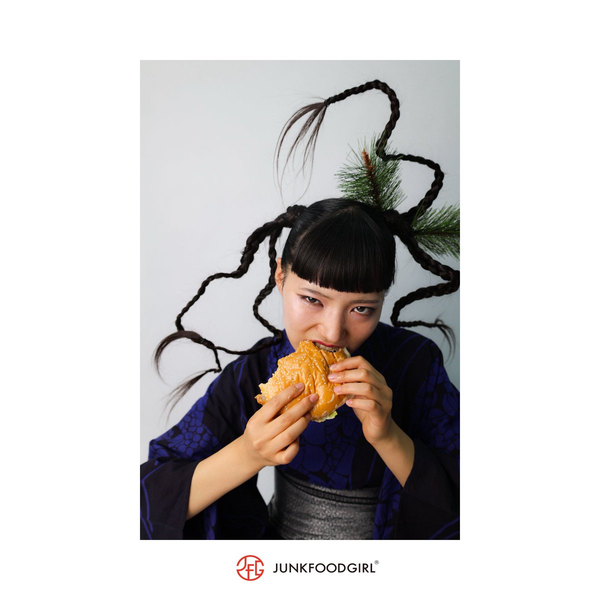 twigrapher's tweet image. 【大事な拡散希望】2026年5月にニューヨークで個展開催が決定いたしました。今まで４年撮ってきたテーマ #JUNKFOODGIRL で世界に挑戦します。…