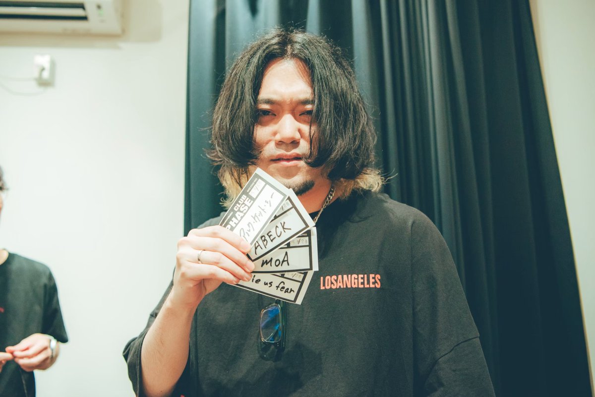 【🎂🐈‍⬛Happy Birthday🎉🎉】
本日はアルク・ケット・シーのBa.
シュート・フクナガ(<a href="/bass_shu/">▷シュート・フクナガ(天才)</a>)のお誕生日。
彼のベースサウンドがあってこそ、
ケットシーの世界は成り立っていると言っても
過言ではありません。
ここからまた、良き一年を。
お誕生日おめでとう！