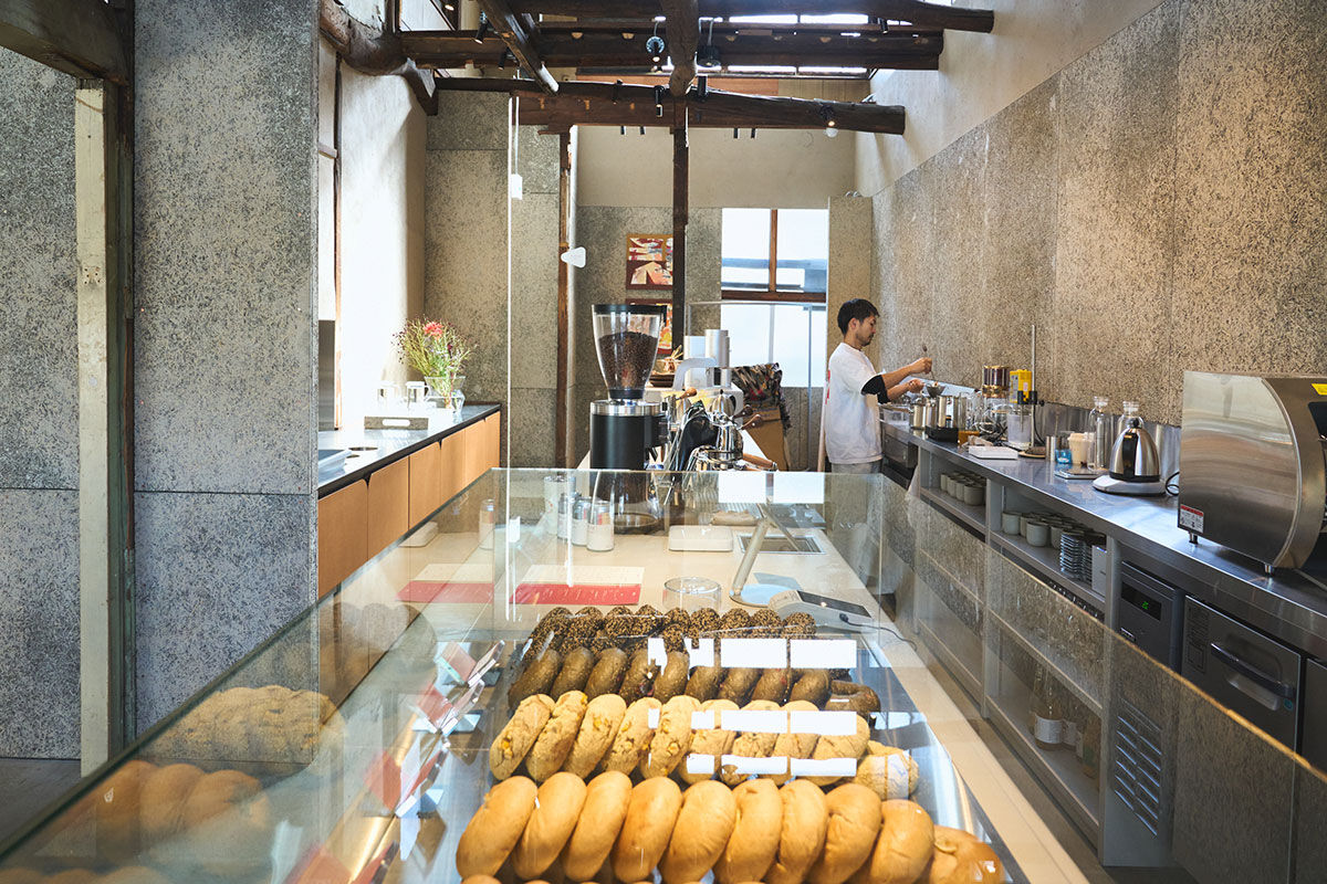 NumeroTOKYO's tweet photo. コーヒーとベーグルのペアリングが絶品！ 控えめな佇まいの中に、確かな存在感を放つカフェ「SAMAA_」
#SAMAA_ #ぶらりパン歩き

https://t.co/x1BxCSPDDG https://t.co/Vr8jImYcy8