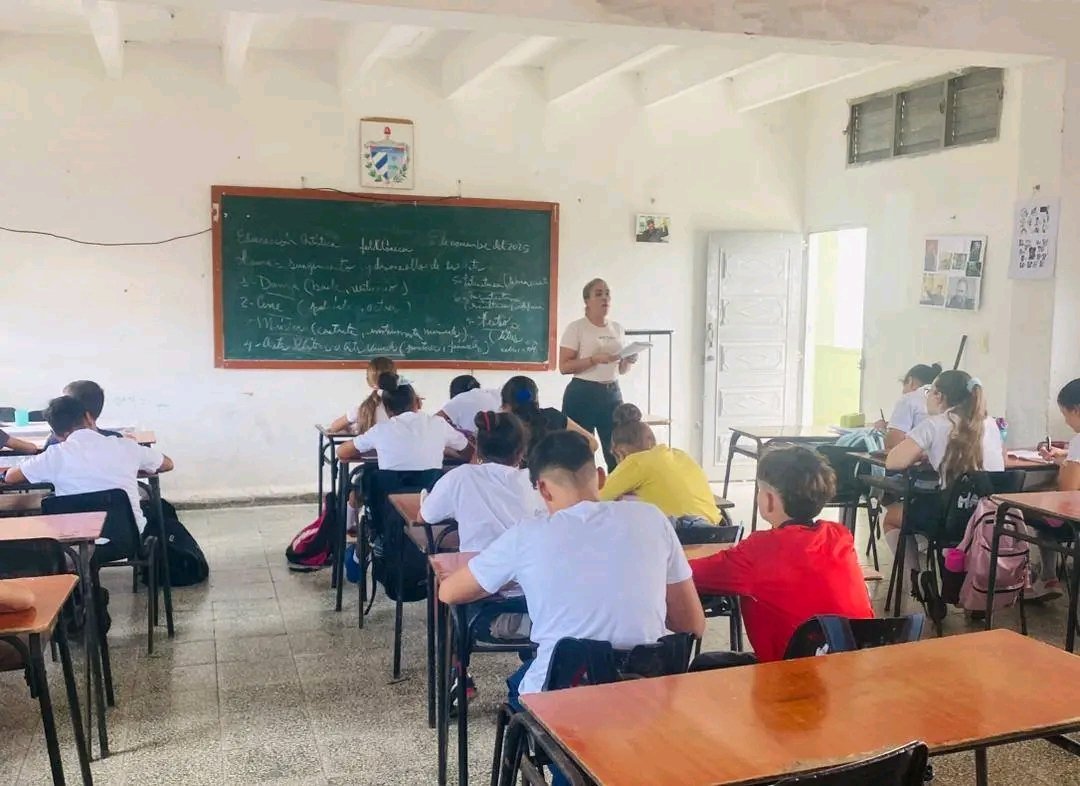 Ayeimis129884's tweet image. Taller de creación impartido por la profesora instructora de música Milanis Medina Rodríguez con los escolares de la institución educativa ESBU José Antonio Echeverría.
#Taguasco
#CulturaTaguasco
#BjmPresente
#CasasDeCulturaSs