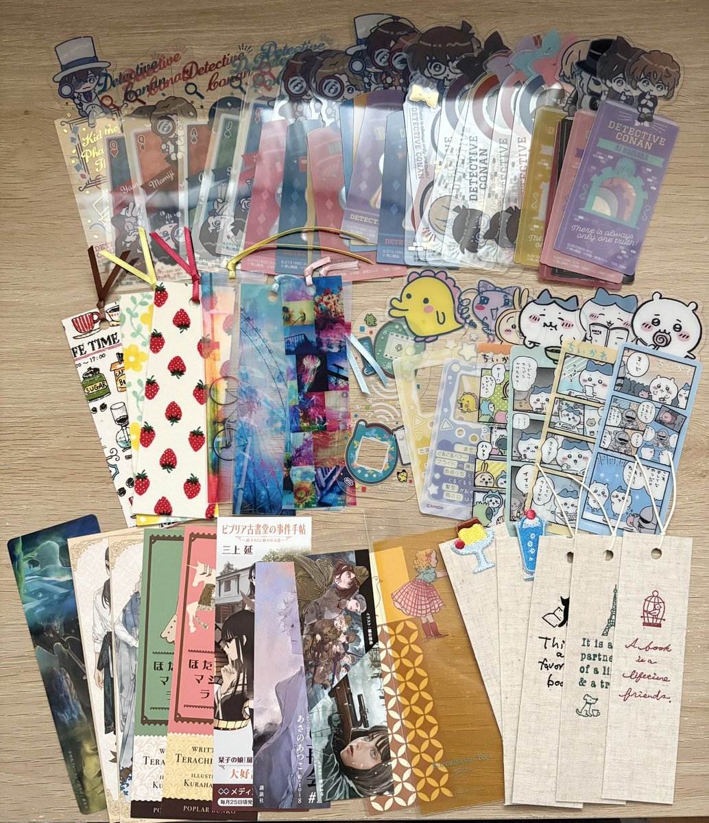 Alice_bookshelf's tweet image. myしおりコレクション🔖⋰
透明ケース左と真ん中は全部サンリオ✨
右の中身と大きめブックマークの詳細をご紹介☺️

#読書好きな人と繋がりたい